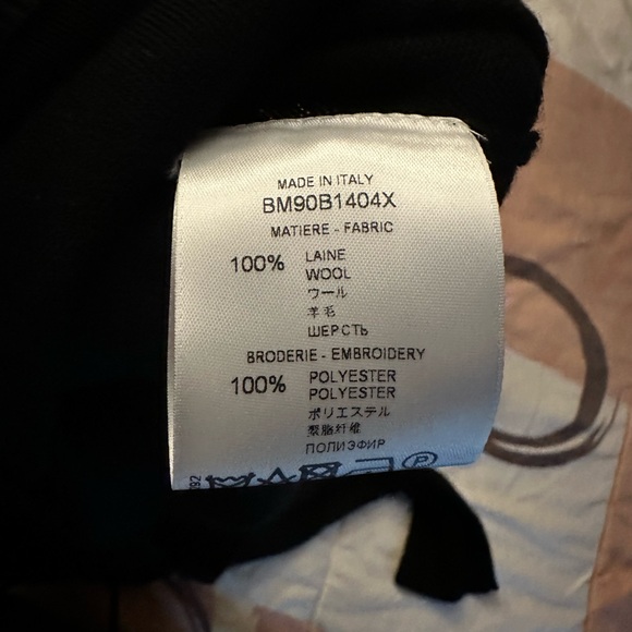 Large Givenchy wool sweater for sale - Picture 4 of 6
